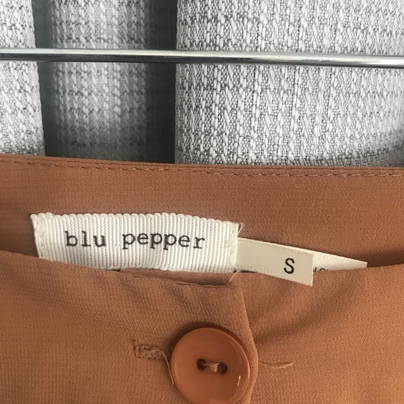 Tan shorts by blu pepper - Picture 2 of 8